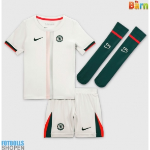 Billiga Chelsea Jorrel Hato #21 Bortatröja Barn 2025-26 Kortärmad (+ Korta byxor)